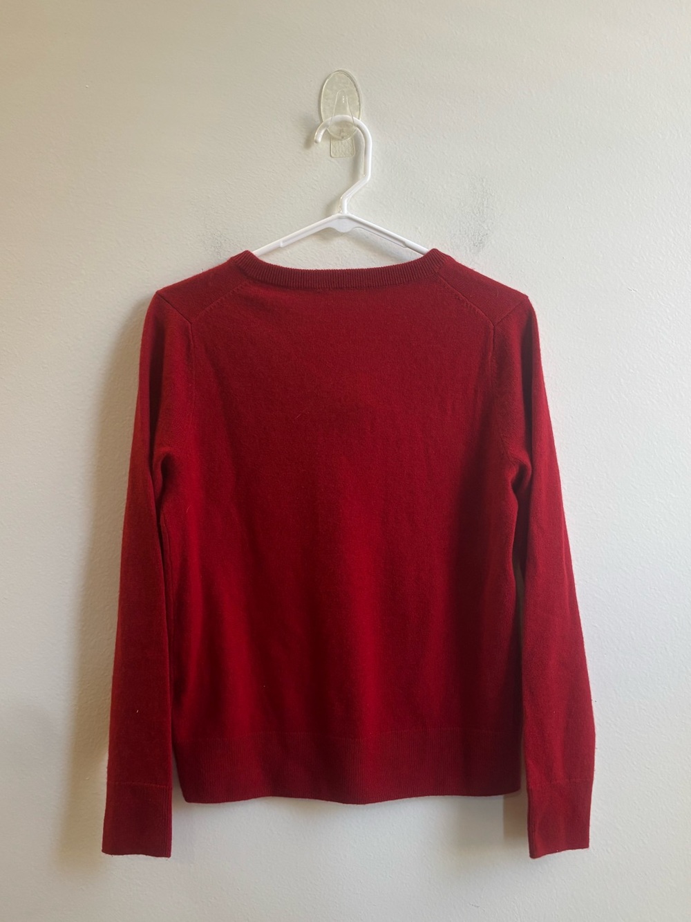 Quince | 100% Mongolian Cashmere V-Neck Sweater - Picture 3 of 5